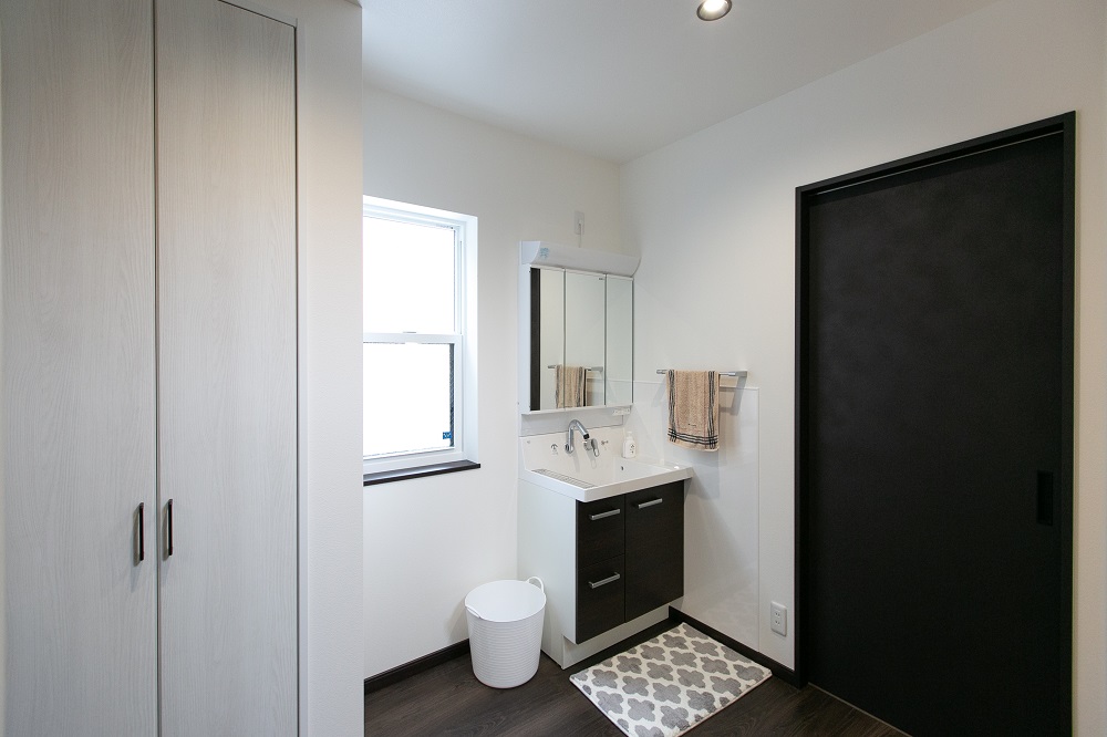 狭小間口だからこそ、こだわりディスプレイ｜長岡市